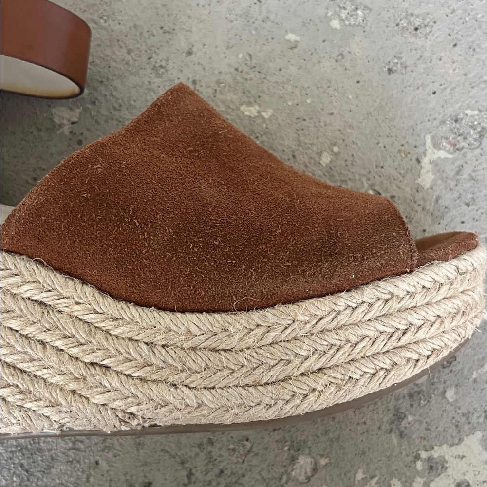 Worn once Marc Fisher brown and Cream sandals - Picture 5 of 16
